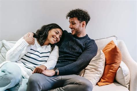 how long should you be dating someone before you move in